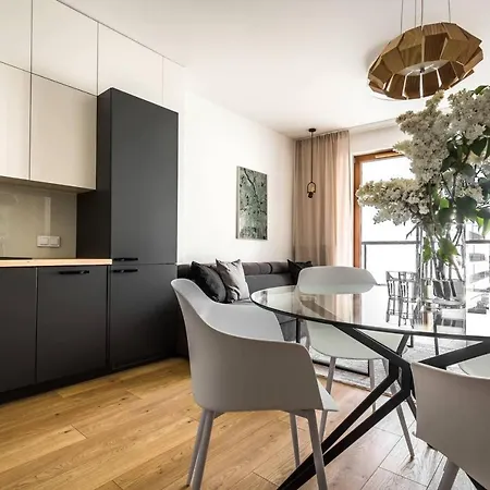Premium With Free Parking Near Muzeum Powstania Apartment *