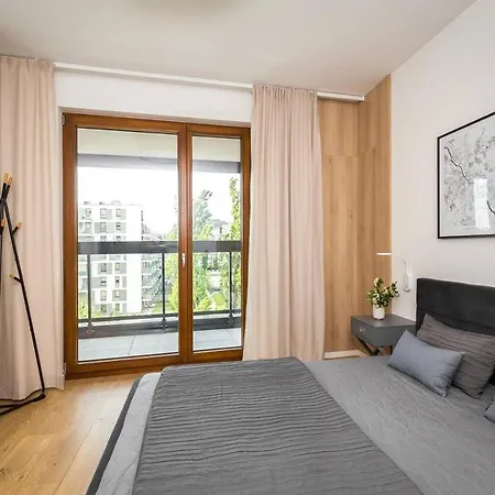 Apartment Premium With Free Parking Near Muzeum Powstania Warsaw