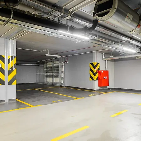 Premium With Free Parking Near Muzeum Powstania * 华沙